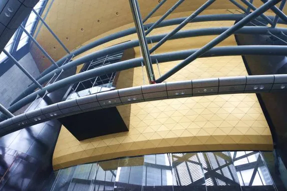Applying BIM to Solve the Decoration Problems of Shanghai Center Building Project
