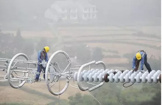 Application of BIM in the Design of Valve Hall Engineering for Ultra High Voltage Converter Stations