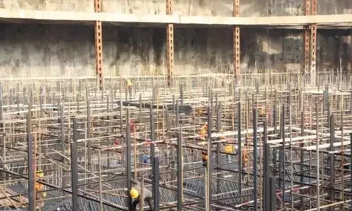 The tallest building in the western region has surpassed the horizon, setting multiple records!
