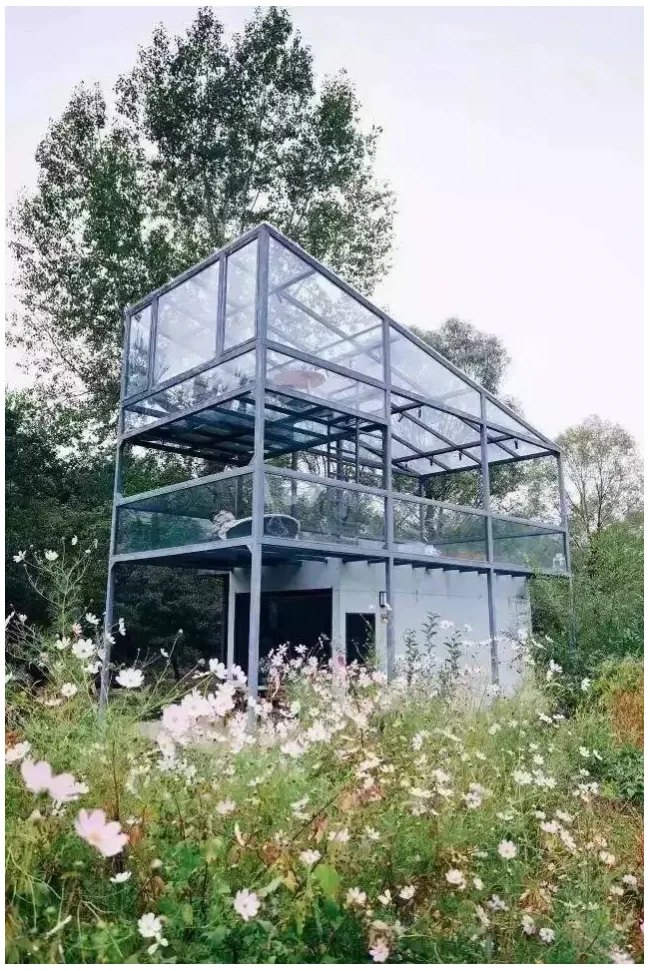 Prefabricated | Four old boys rent 2500 acres of valley and build a peach blossom garden with shipping containers