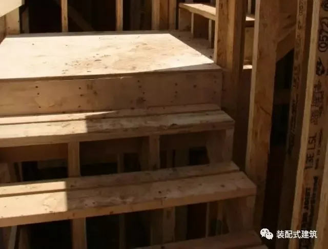 Prefabricated | Building wooden houses in rural areas of the United States with first-class insulation and seismic resistance rods. How much salary can this technology earn in China?