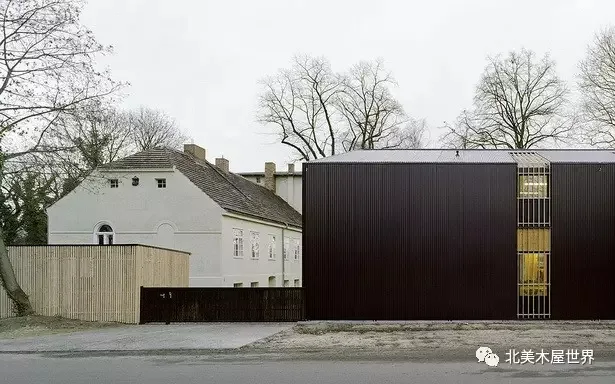 Prefabricated | Berlin Barn: A Low Cost Wooden Structure Building with Superb Tone