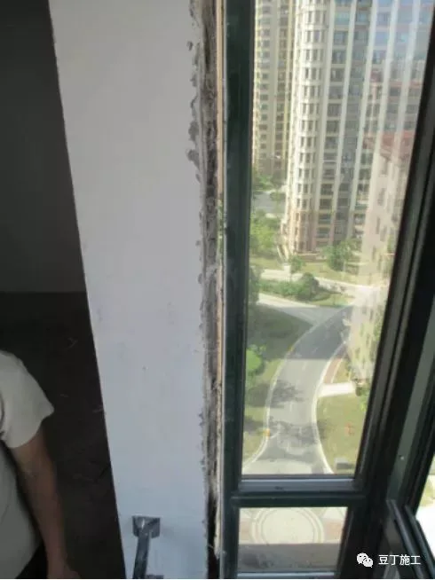 Leakage from insulation board installation error