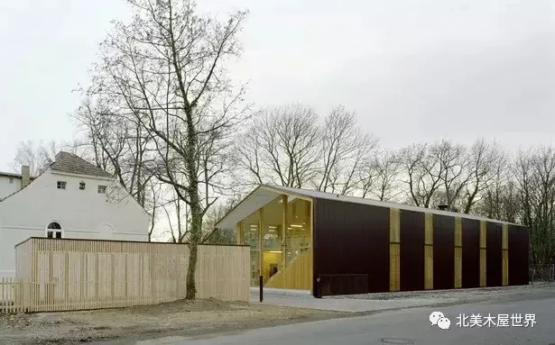 Prefabricated | Berlin Barn: A Low Cost Wooden Structure Building with Superb Tone