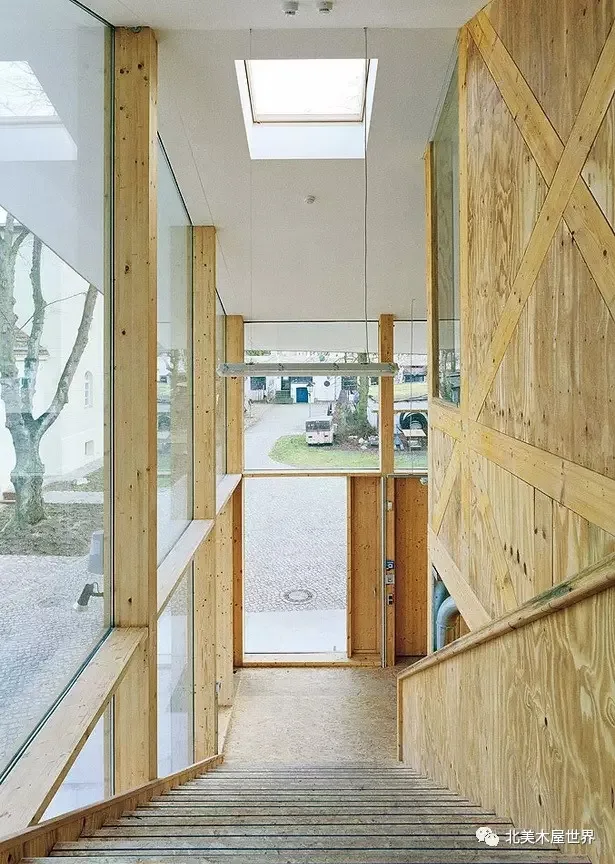 Prefabricated | Berlin Barn: A Low Cost Wooden Structure Building with Superb Tone