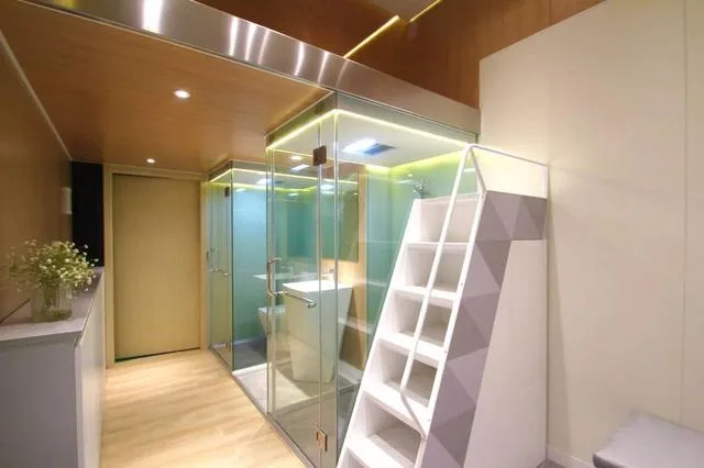 Prefabricated | Standardized or Personalized? Take a look at how to balance the two in an open and assembled LOFT apartment!