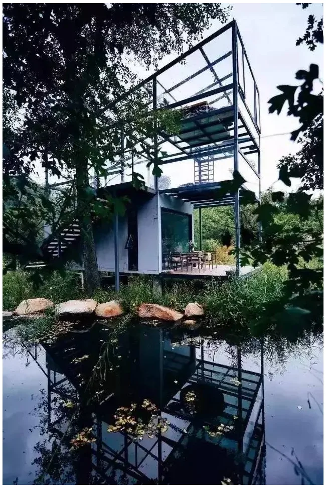 Prefabricated | Four old boys rent 2500 acres of valley and build a peach blossom garden with shipping containers