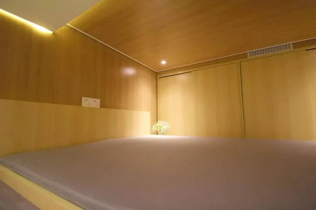Prefabricated | Standardized or Personalized? Take a look at how to balance the two in an open and assembled LOFT apartment!