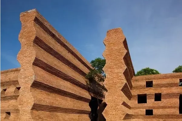 The Modern History of Prefabricated Brick Architecture: The Road to Reversal