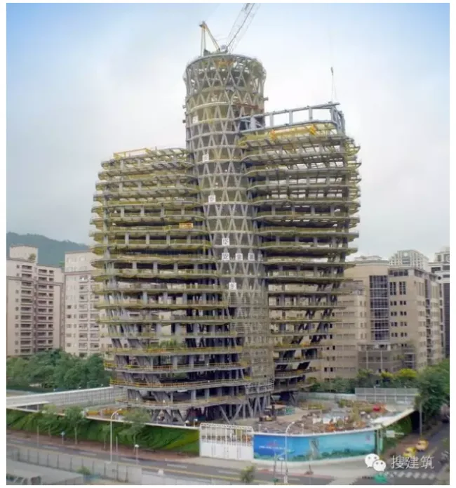 Prefabricated | Green Building | This is the real residential building! A tree inhabited by people