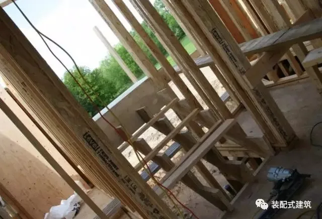 Prefabricated | Building wooden houses in rural areas of the United States with first-class insulation and seismic resistance rods. How much salary can this technology earn in China?