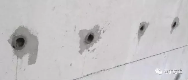 Proper grouting port compaction