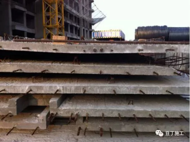 Laminated panels cracking due to stacking