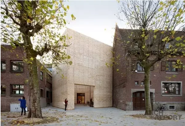 The Modern History of Prefabricated Brick Architecture: The Road to Reversal