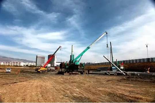 Design and installation of safety passages for prefabricated construction sites