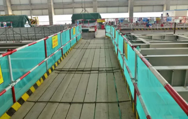 Design and installation of safety passages for prefabricated construction sites