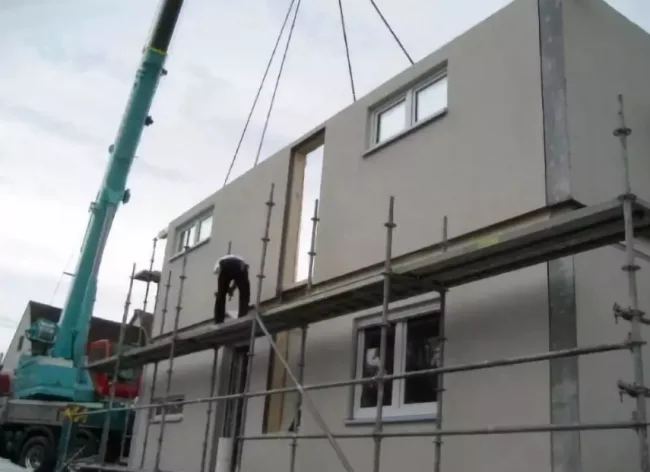 Causes and Solutions of Cracks in Prefabricated Buildings