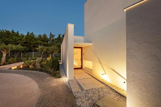 BIM Architecture | Natural Organic, Pure White Mediterranean Room/STUDIOARTE Architects
