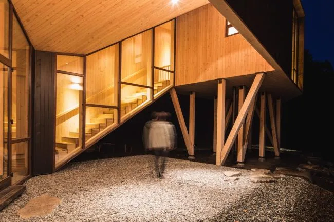 BIM Architecture | Lightly touching the lake, standing against the wind in the excluded exhibition hall/Aguilo+Pedraza