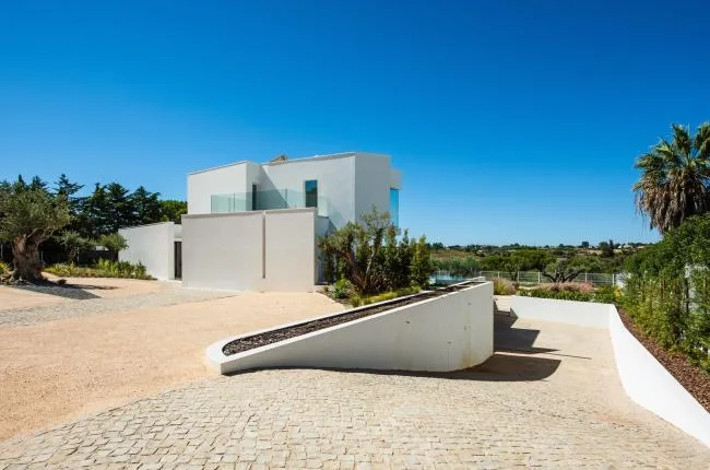 BIM Architecture | Natural Organic, Pure White Mediterranean Room/STUDIOARTE Architects