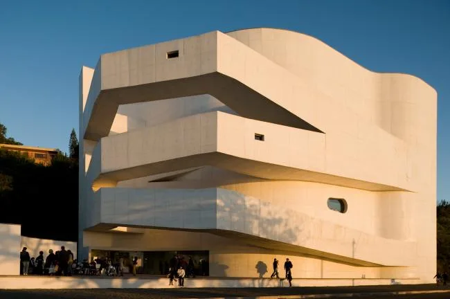 BIM Architecture | Layered Interwoven Finger Slopes, Pursuing Variations in a Regular Order/Alvaro Siza Architects
