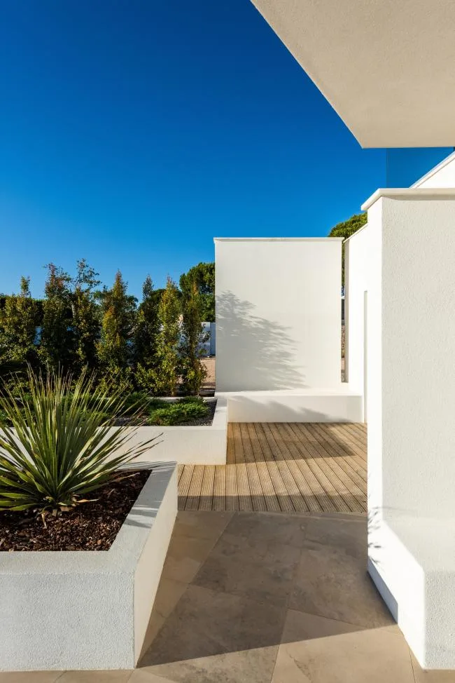 BIM Architecture | Natural Organic, Pure White Mediterranean Room/STUDIOARTE Architects
