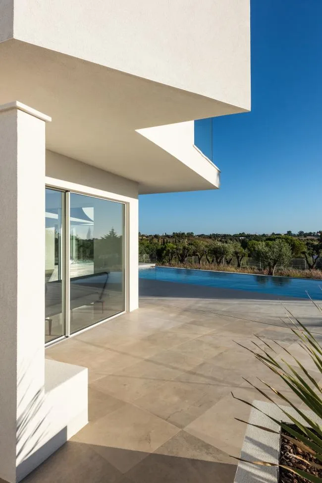 BIM Architecture | Natural Organic, Pure White Mediterranean Room/STUDIOARTE Architects