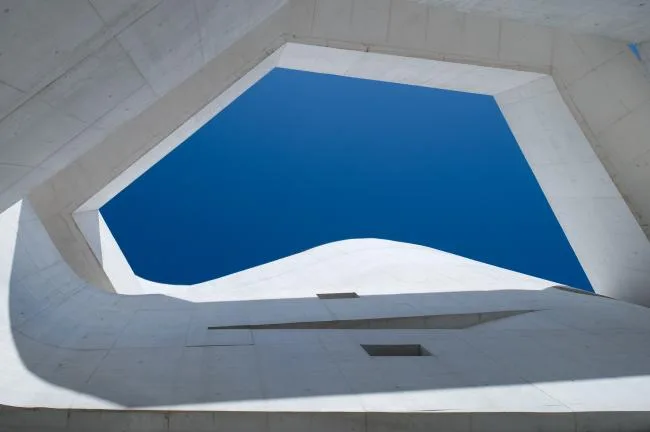 BIM Architecture | Layered Interwoven Finger Slopes, Pursuing Variations in a Regular Order/Alvaro Siza Architects