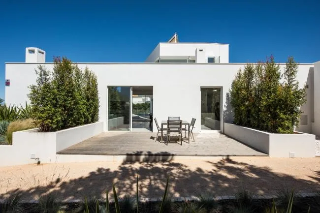 BIM Architecture | Natural Organic, Pure White Mediterranean Room/STUDIOARTE Architects