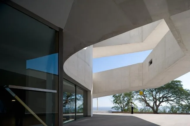 BIM Architecture | Layered Interwoven Finger Slopes, Pursuing Variations in a Regular Order/Alvaro Siza Architects