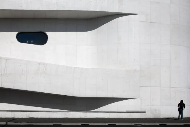BIM Architecture | Layered Interwoven Finger Slopes, Pursuing Variations in a Regular Order/Alvaro Siza Architects
