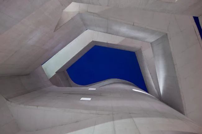 BIM Architecture | Layered Interwoven Finger Slopes, Pursuing Variations in a Regular Order/Alvaro Siza Architects