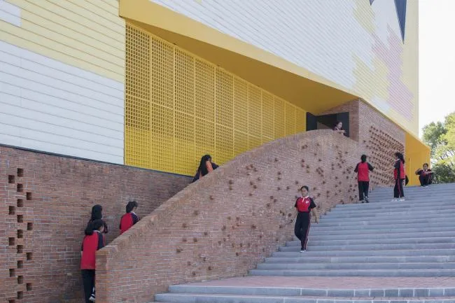 BIM Architecture | Yueyang County Third Middle School Wind and Rain Playground and Lecture Hall/SUP Simple Architecture Studio