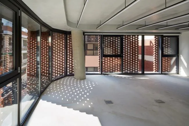 BIM architecture | Grand funnel made of red bricks: Room 3/1