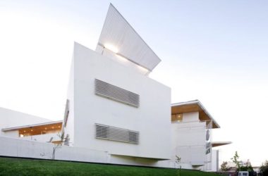 BIM Architecture: Winding Ramps Weaving Through Dynamic Spaces at Santo Tomas Academy-BIM WORLD