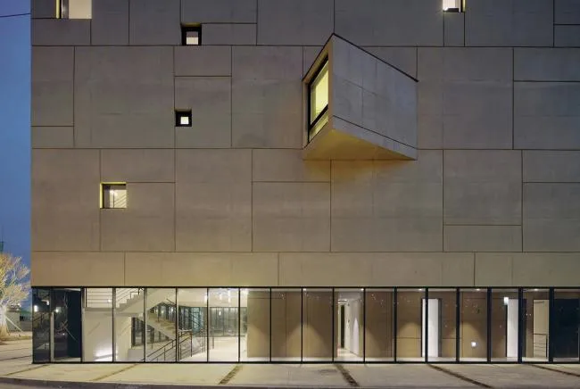 BIM Architecture | Sports Rich and Diverse Film Town: Poju Building/Lulu Studio of Korean Ming Film Company