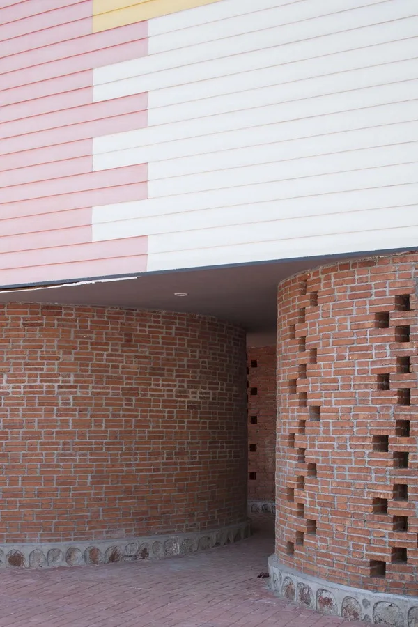 BIM Architecture | Yueyang County Third Middle School Wind and Rain Playground and Lecture Hall/SUP Simple Architecture Studio