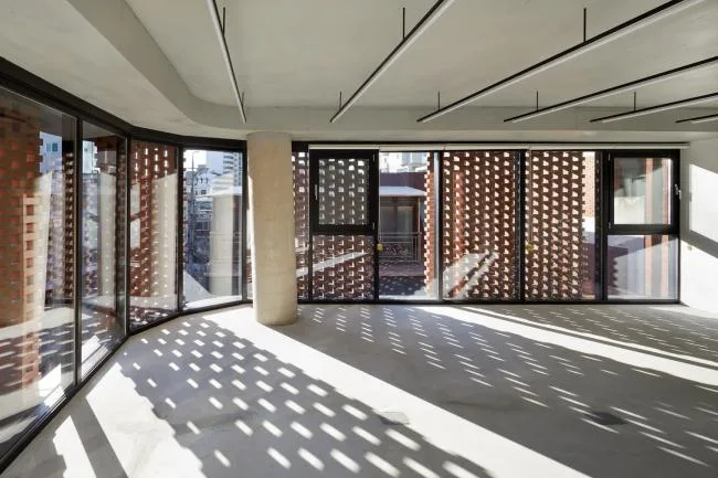 BIM architecture | Grand funnel made of red bricks: Room 3/1
