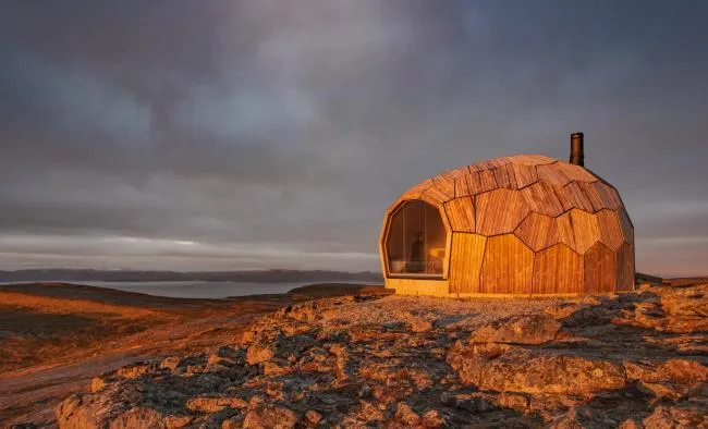 BIM architecture | Hiking traveler's beacon, rock hut under the Northern Lights/PINN Arkitekter