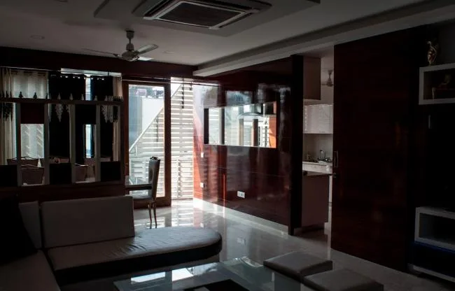BIM Architecture | Vertical Room with Rigorous Geometric Shapes: India 143 Apartment/Plan Loci