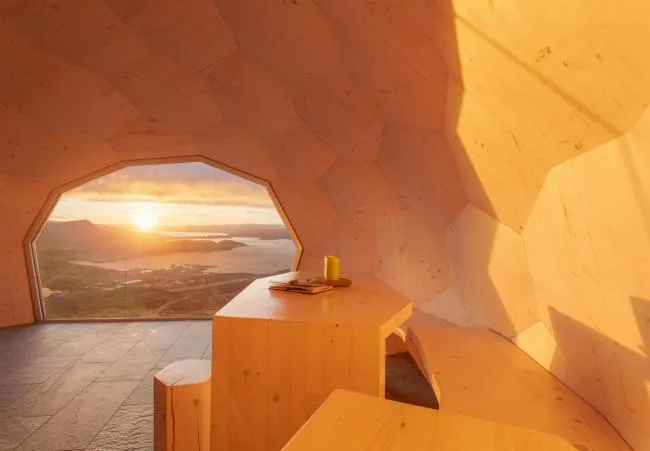 BIM architecture | Hiking traveler's beacon, rock hut under the Northern Lights/PINN Arkitekter