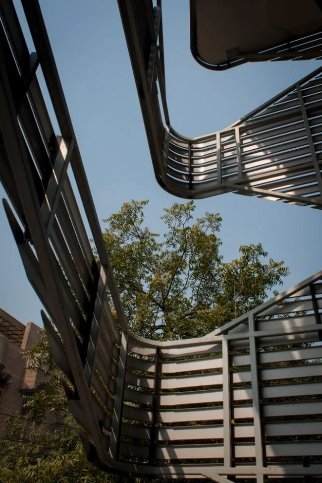 BIM Architecture | Vertical Room with Rigorous Geometric Shapes: India 143 Apartment/Plan Loci