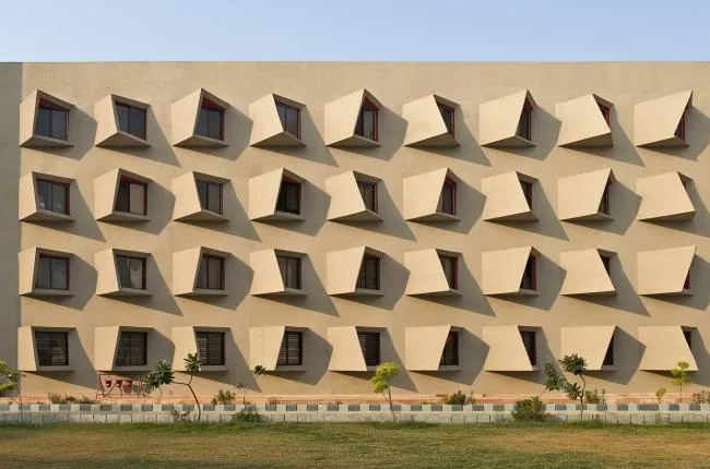 BIM Architecture | Diverse and Colorful, Each Window Has Its Own Personality in Student Apartment Buildings/Sanjay Puri Architecture Firm
