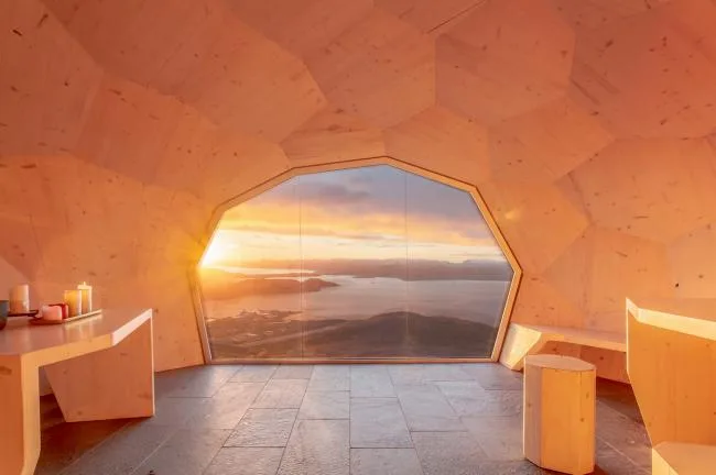 BIM architecture | Hiking traveler's beacon, rock hut under the Northern Lights/PINN Arkitekter