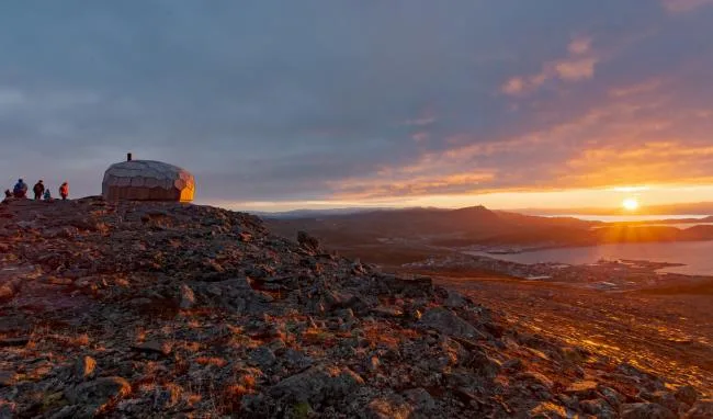 BIM architecture | Hiking traveler's beacon, rock hut under the Northern Lights/PINN Arkitekter