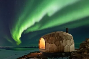 BIM Architecture: A Hiker’s Haven – Rock Hut Under the Northern Lights by PINN Arkitekter-BIM WORLD