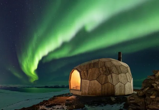 BIM architecture | Hiking traveler's beacon, rock hut under the Northern Lights/PINN Arkitekter