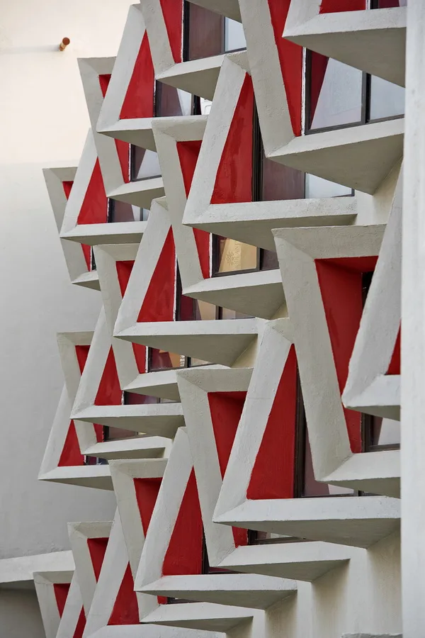 BIM Architecture | Diverse and Colorful, Each Window Has Its Own Personality in Student Apartment Buildings/Sanjay Puri Architecture Firm