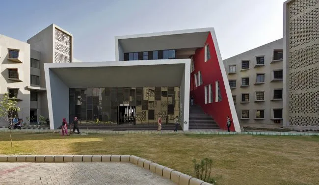 BIM Architecture | Diverse and Colorful, Each Window Has Its Own Personality in Student Apartment Buildings/Sanjay Puri Architecture Firm