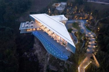 BIM Architecture Spotlight: Chongqing Yulin Mansion Art Center by Chengzhi Design at Cliff Top Grid Space-BIM WORLD